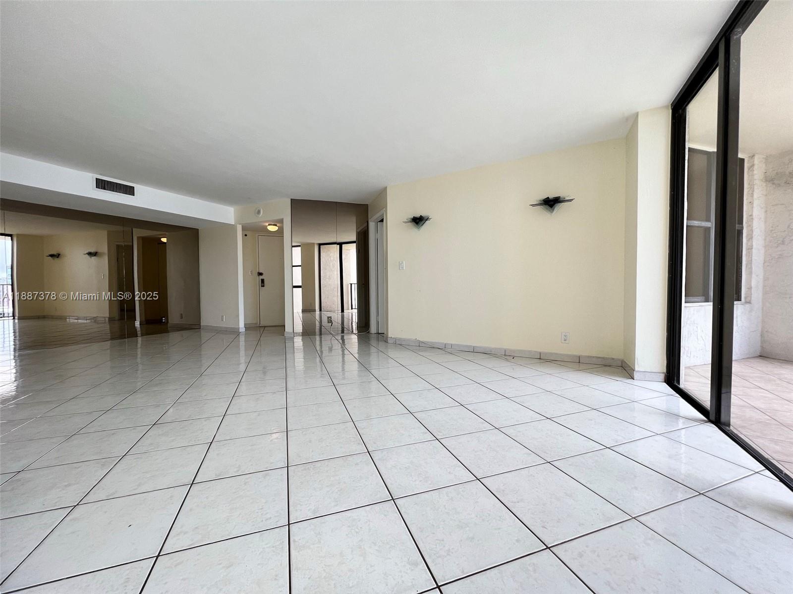 Photo of 18181 31 CT  #2705, Aventura, Florida, 33160 - 