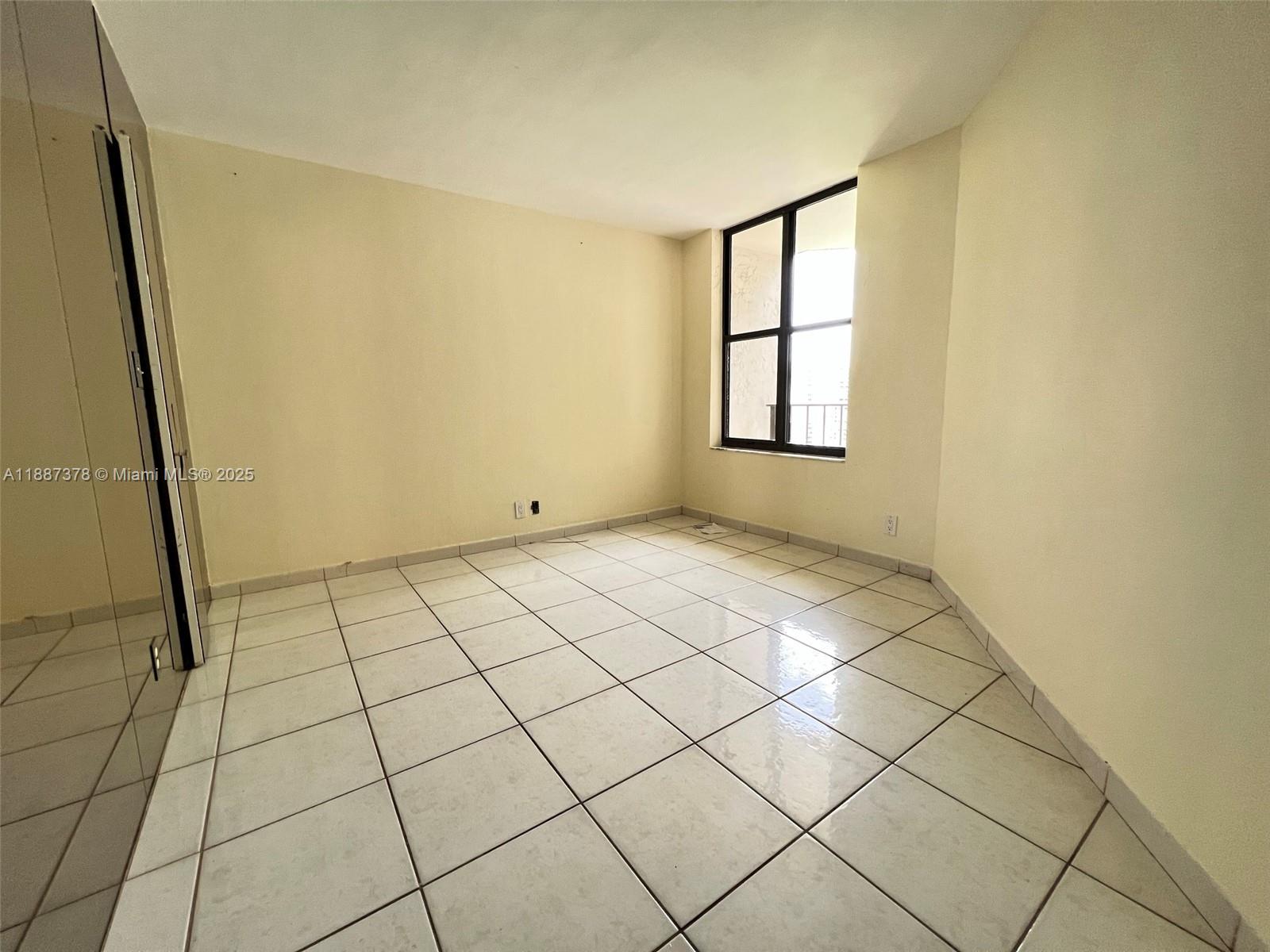 Photo of 18181 31 CT  #2705, Aventura, Florida, 33160 - 