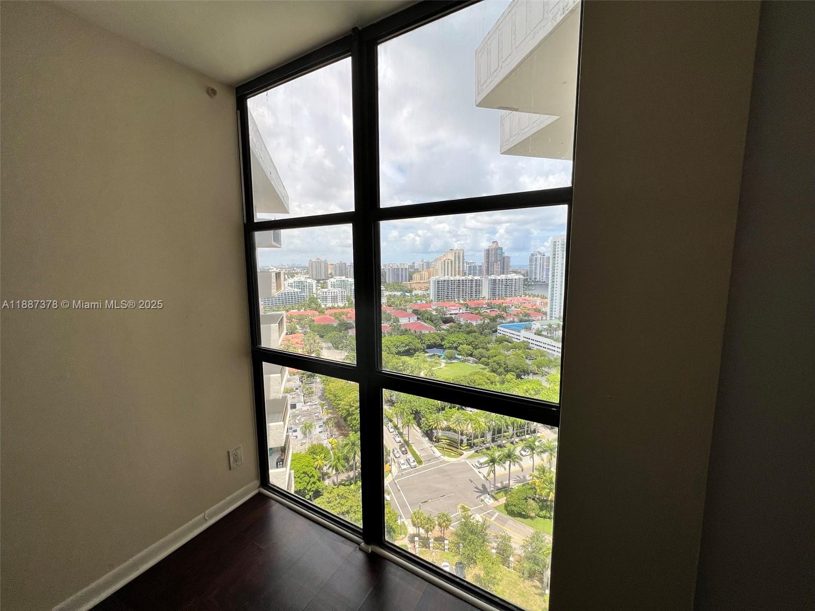 Photo of 18181 31 CT  #2705, Aventura, Florida, 33160 - 