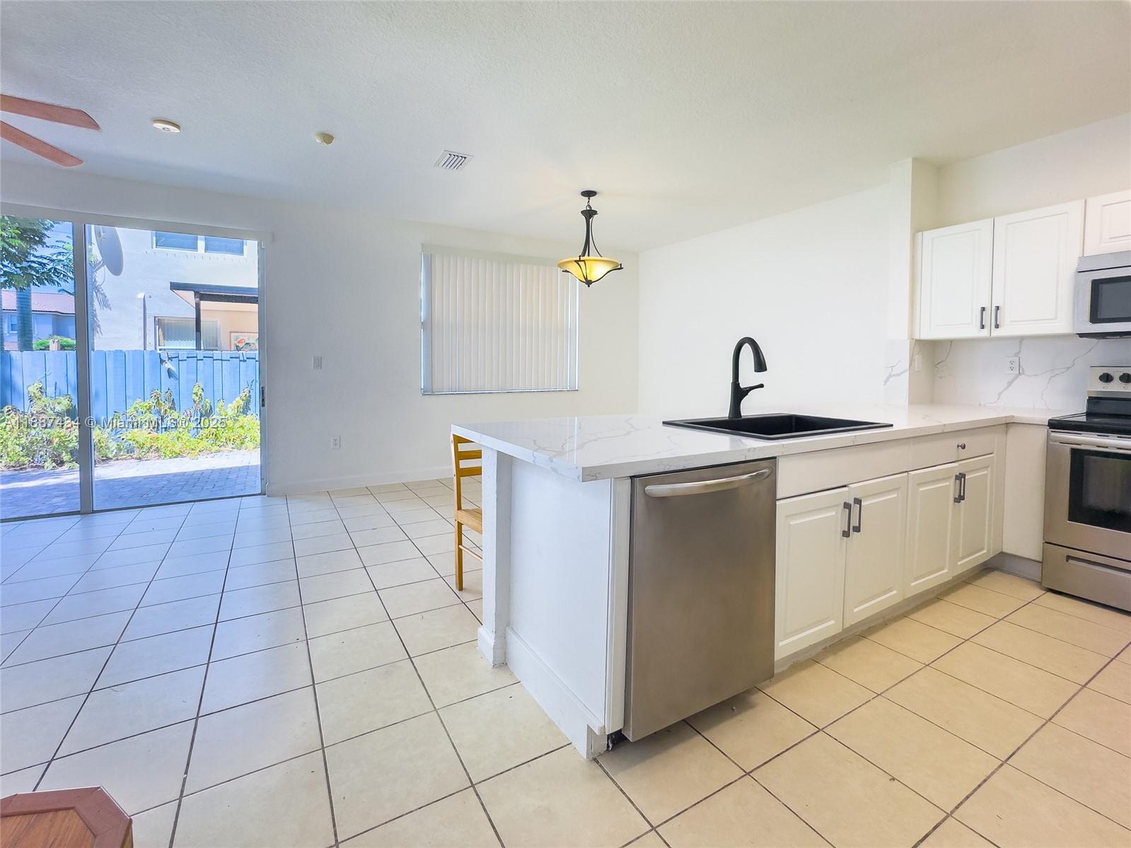 1030 3 / 3 1456 sq. ft. $ 2025-09-30 0 Photo