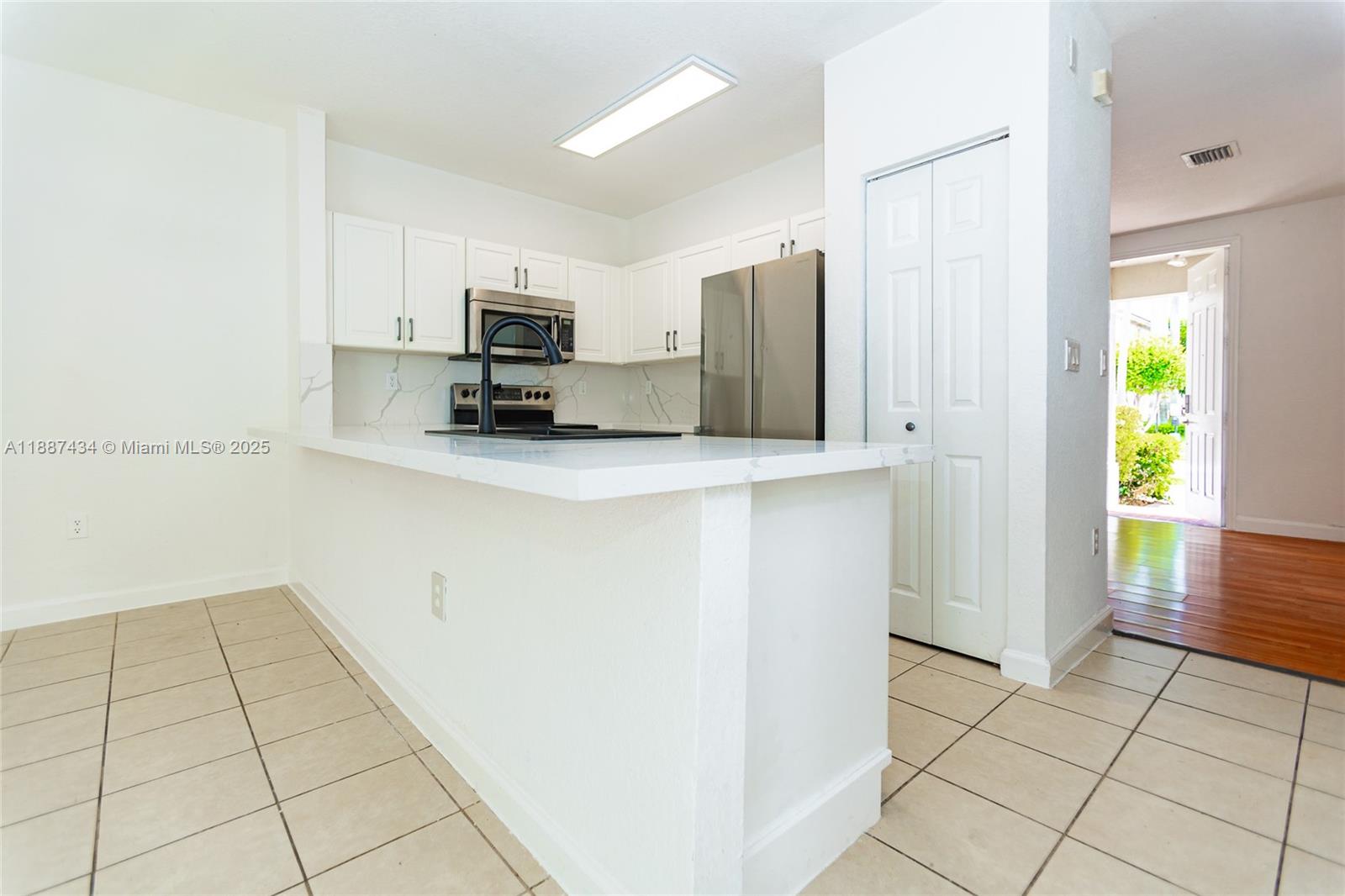 1030 3 / 3 1456 sq. ft. $ 2025-09-30 0 Photo