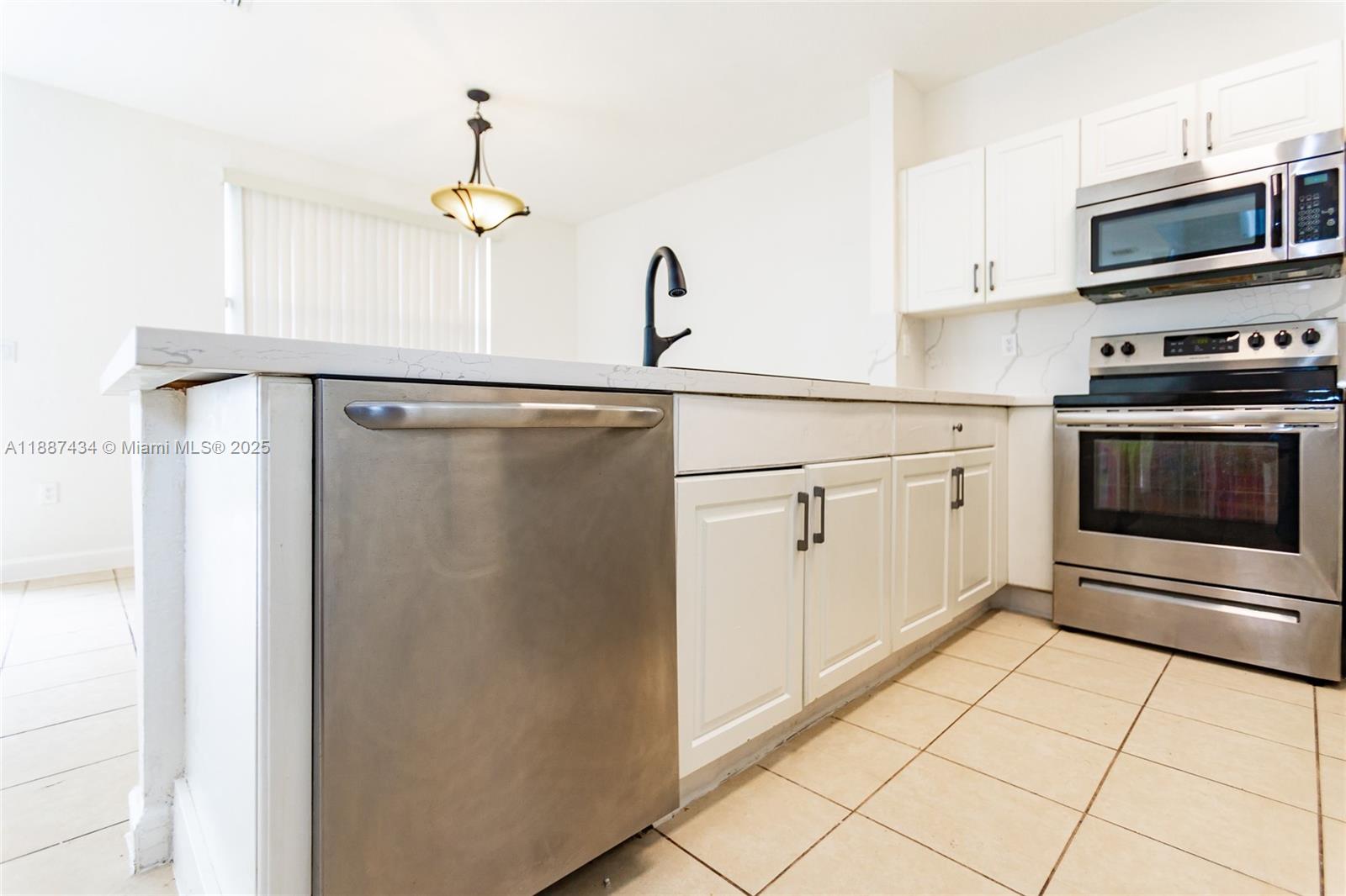 1030 3 / 3 1456 sq. ft. $ 2025-09-30 0 Photo