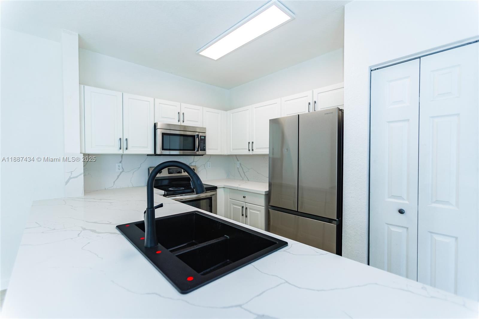 1030 3 / 3 1456 sq. ft. $ 2025-09-30 0 Photo