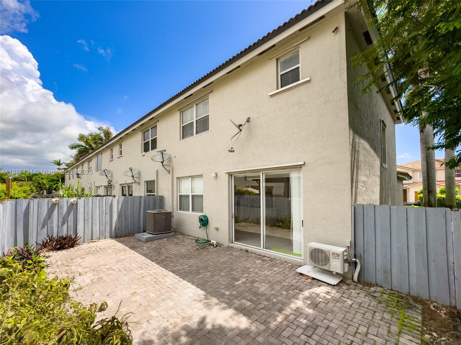 1030 3 / 3 1456 sq. ft. $ 2025-09-30 0 Photo