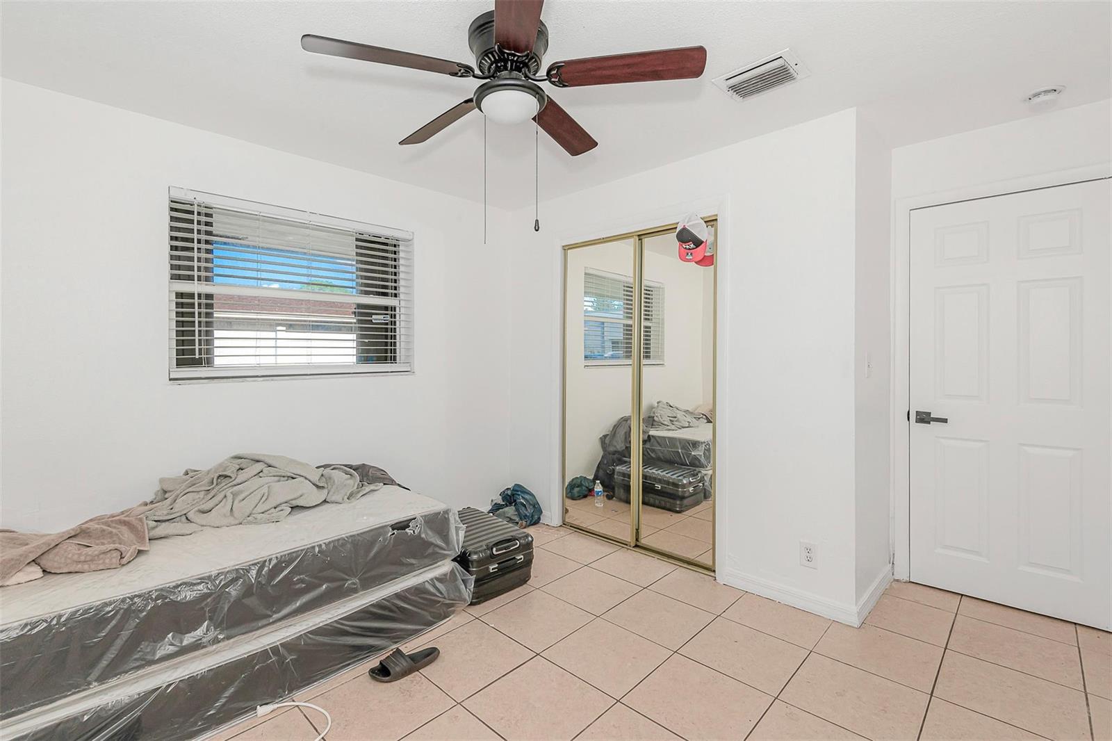 Ver detalles / 0 1632 sq. ft. $ 2025-11-15 0 foto