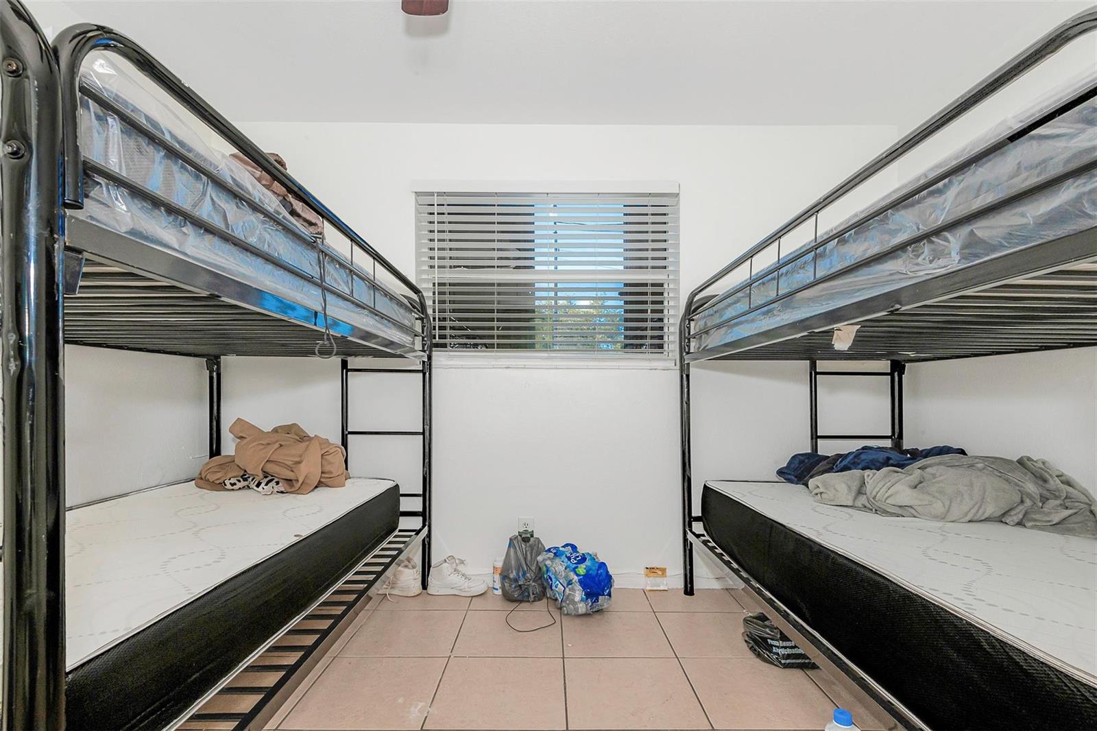Ver detalles / 0 1632 sq. ft. $ 2025-11-15 0 foto