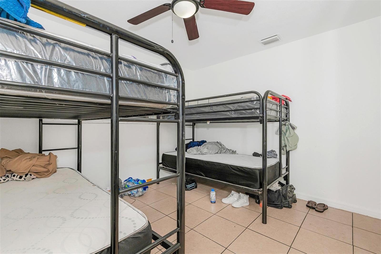Ver detalles / 0 1632 sq. ft. $ 2025-11-15 0 foto