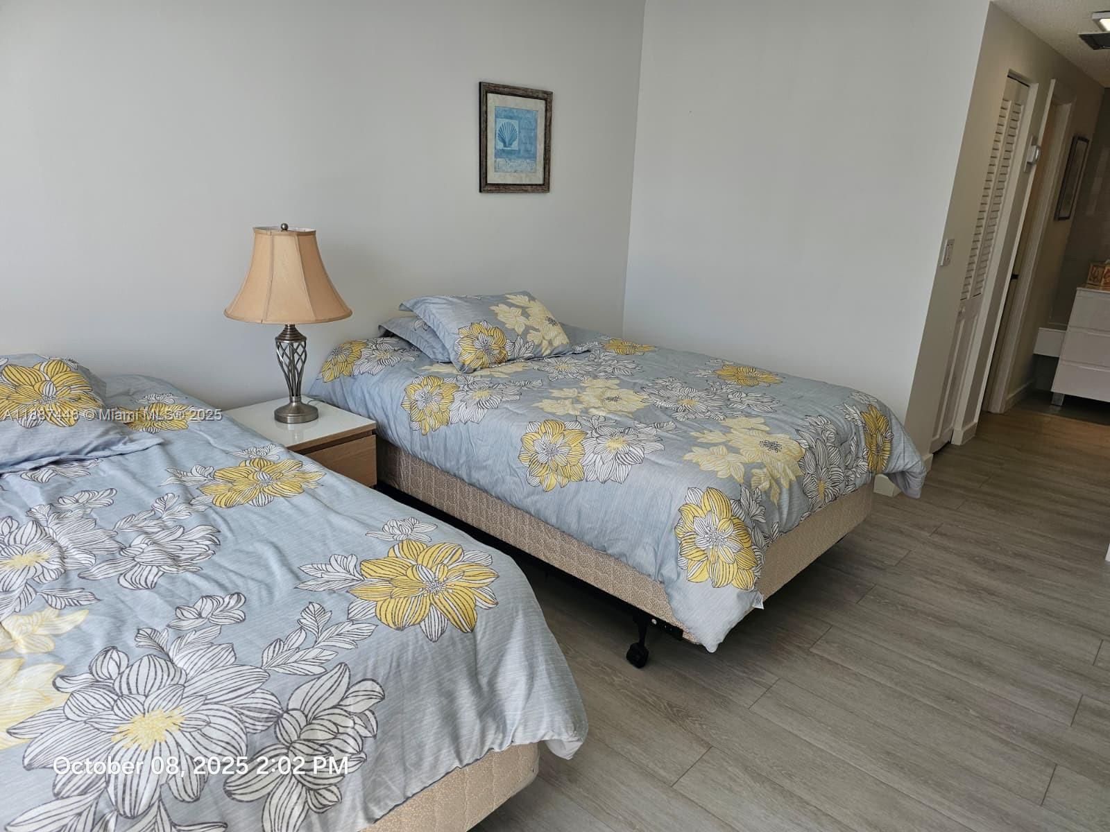 See details 1402 1 / 2 762 sq. ft. $ 2025-09-30 0 Photo