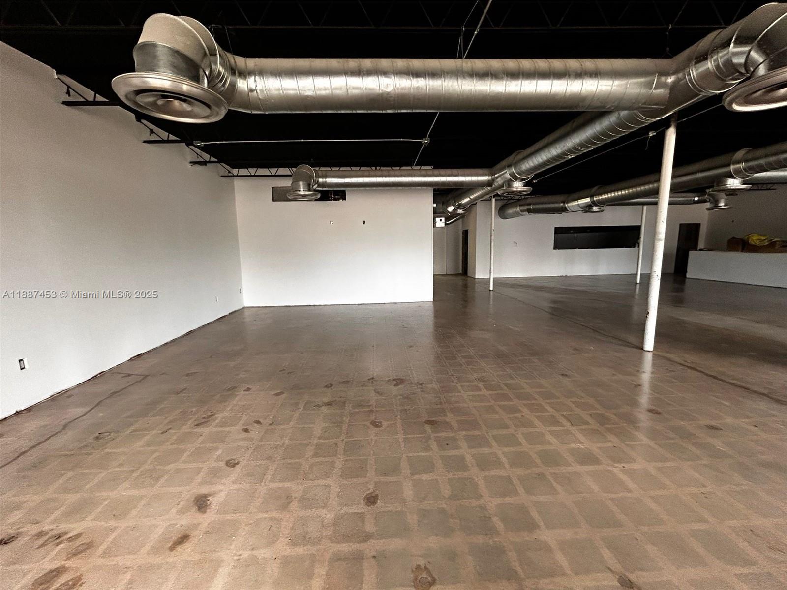   /   sq. ft. $ 2025-09-30 0 foto