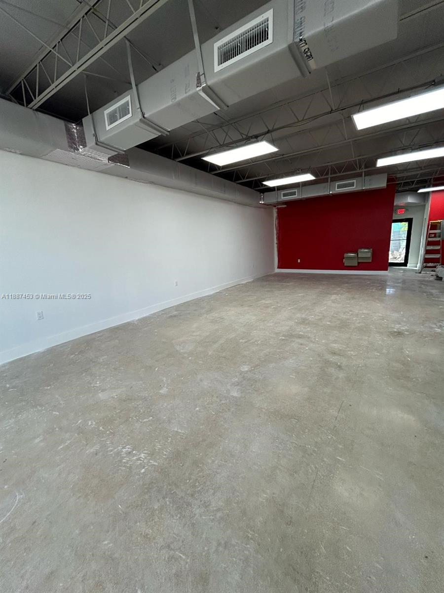   /   sq. ft. $ 2025-09-30 0 foto