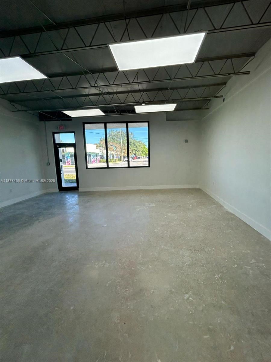   /   sq. ft. $ 2025-09-30 0 foto