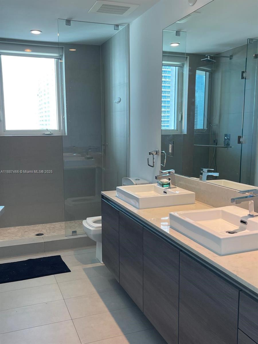 Photo of 1080 Brickell Ave  #2700, Miami, Florida, 33131 - Master Bathroom