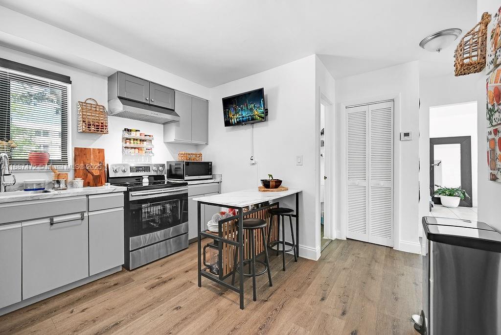   /  3784 sq. ft. $ 2025-09-30 0 foto