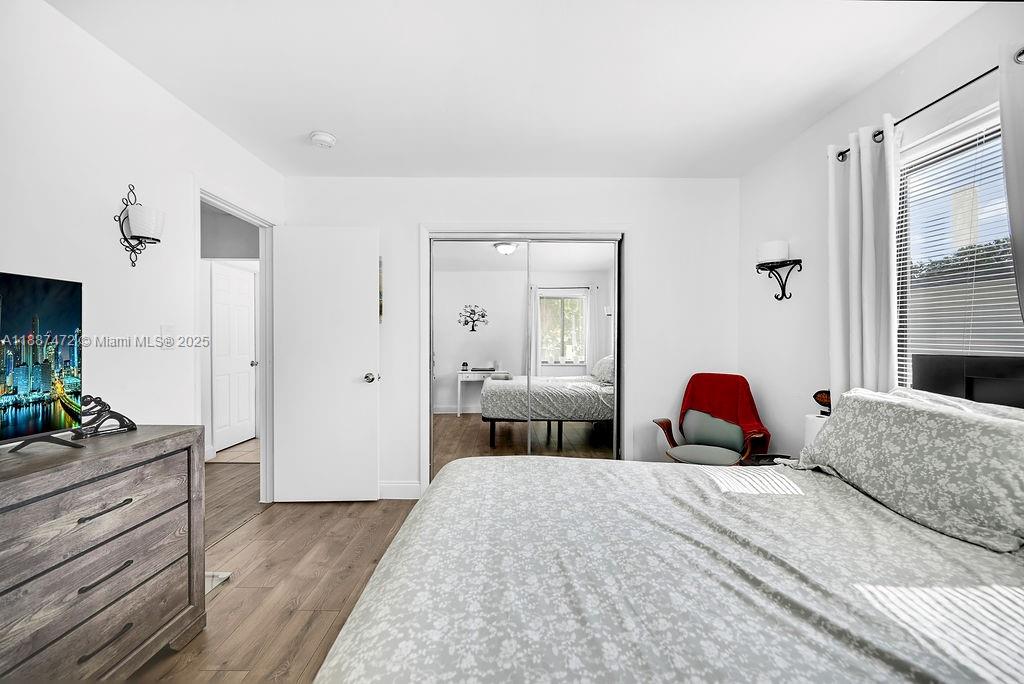   /  3784 sq. ft. $ 2025-09-30 0 foto