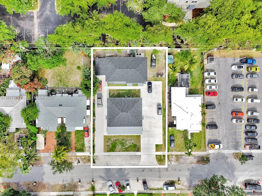   /  3784 sq. ft. $ 2025-09-30 0 foto