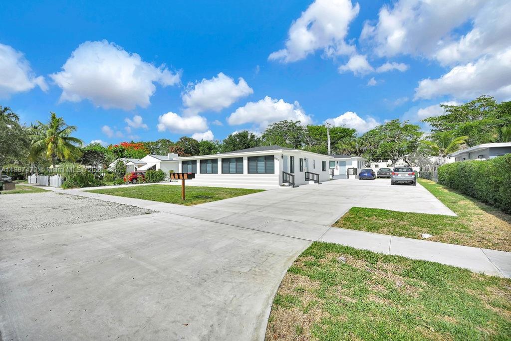   /  3784 sq. ft. $ 2025-09-30 0 foto