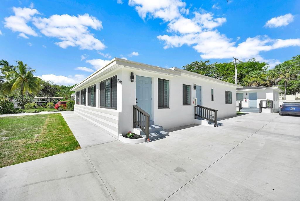   /  3784 sq. ft. $ 2025-09-30 0 foto