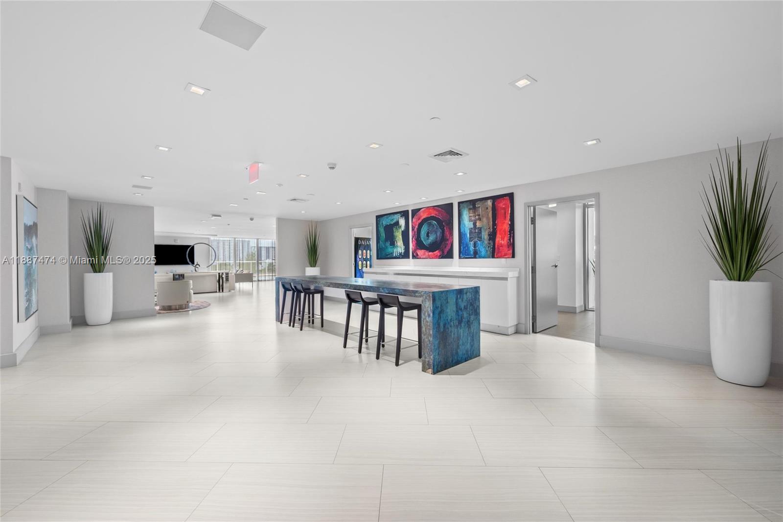4-1501 3 / 4 1892 sq. ft. $ 2025-09-30 0 foto
