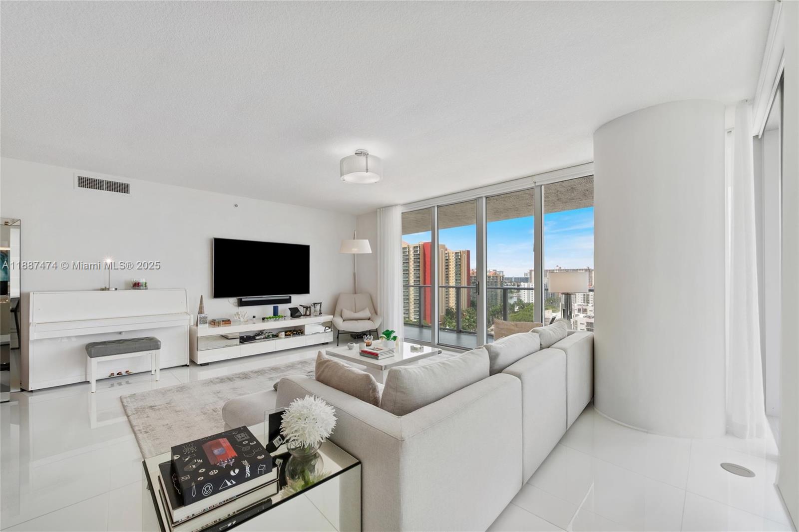 4-1501 3 / 4 1892 sq. ft. $ 2025-09-30 0 foto