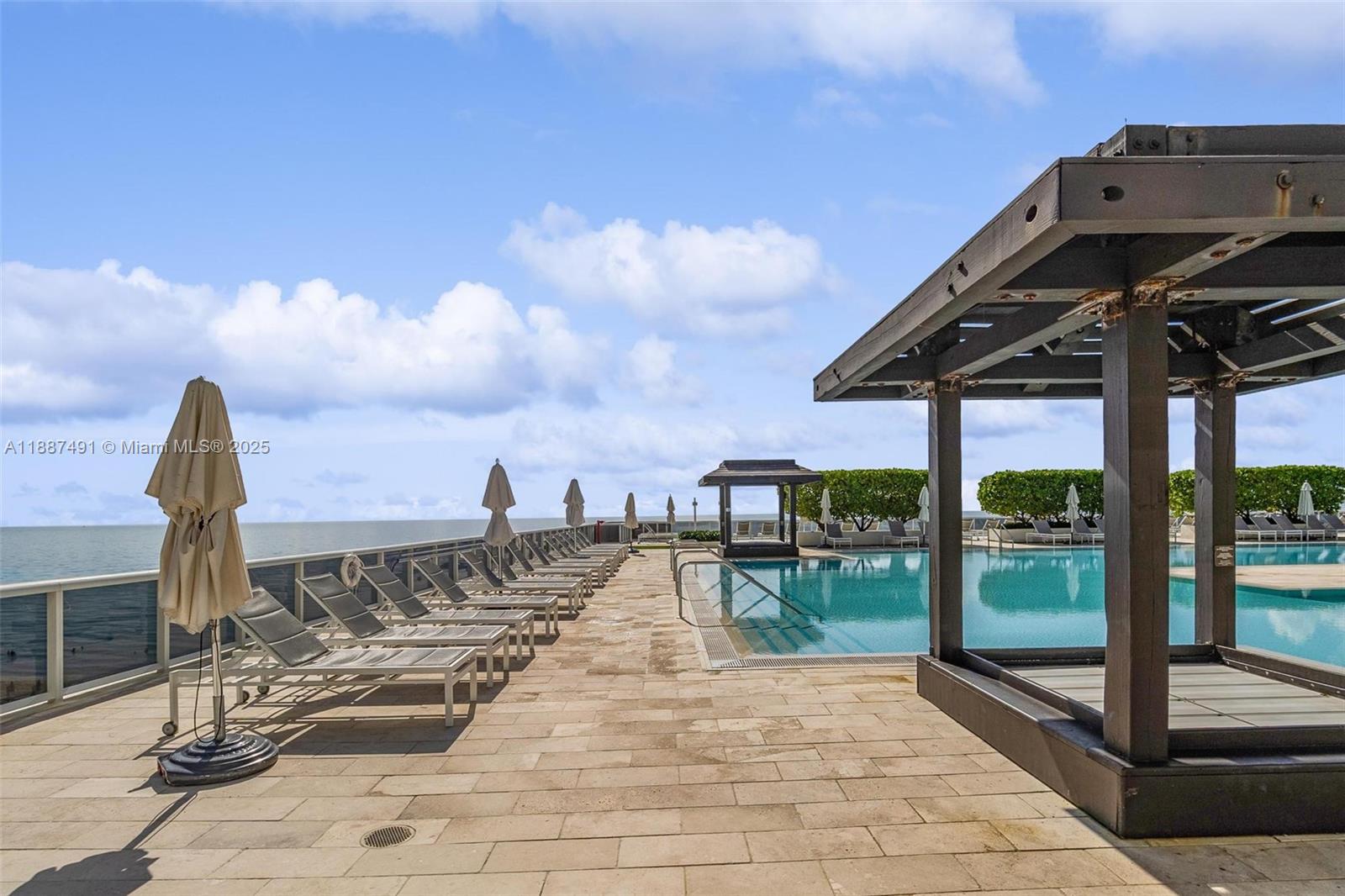See details 1507 3 / 3 1571 sq. ft. $ 2025-09-30 0 Photo