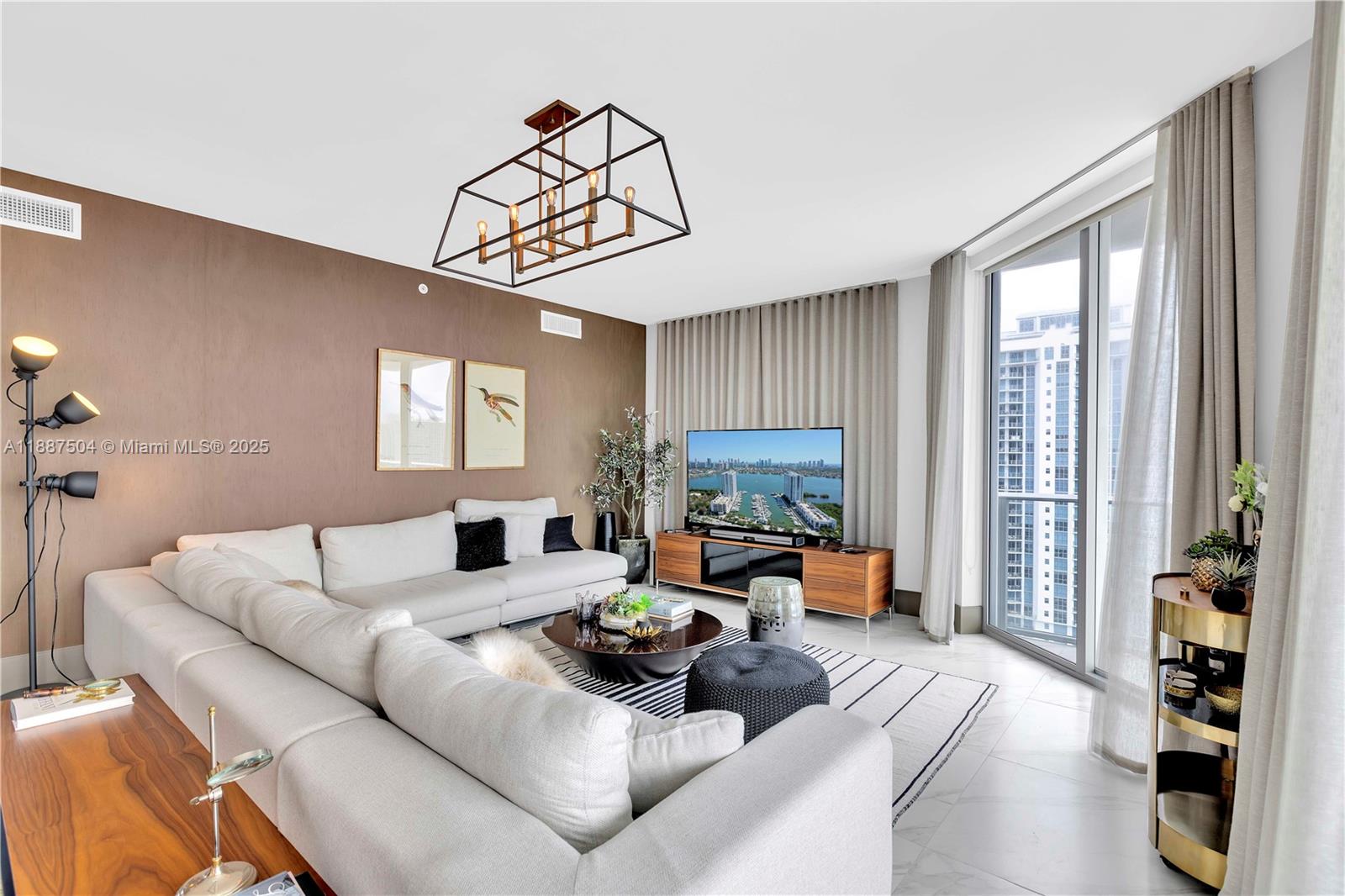 Photo of 17111 Biscayne Blvd  #1709, North Miami Beach, Florida, 33160 - 