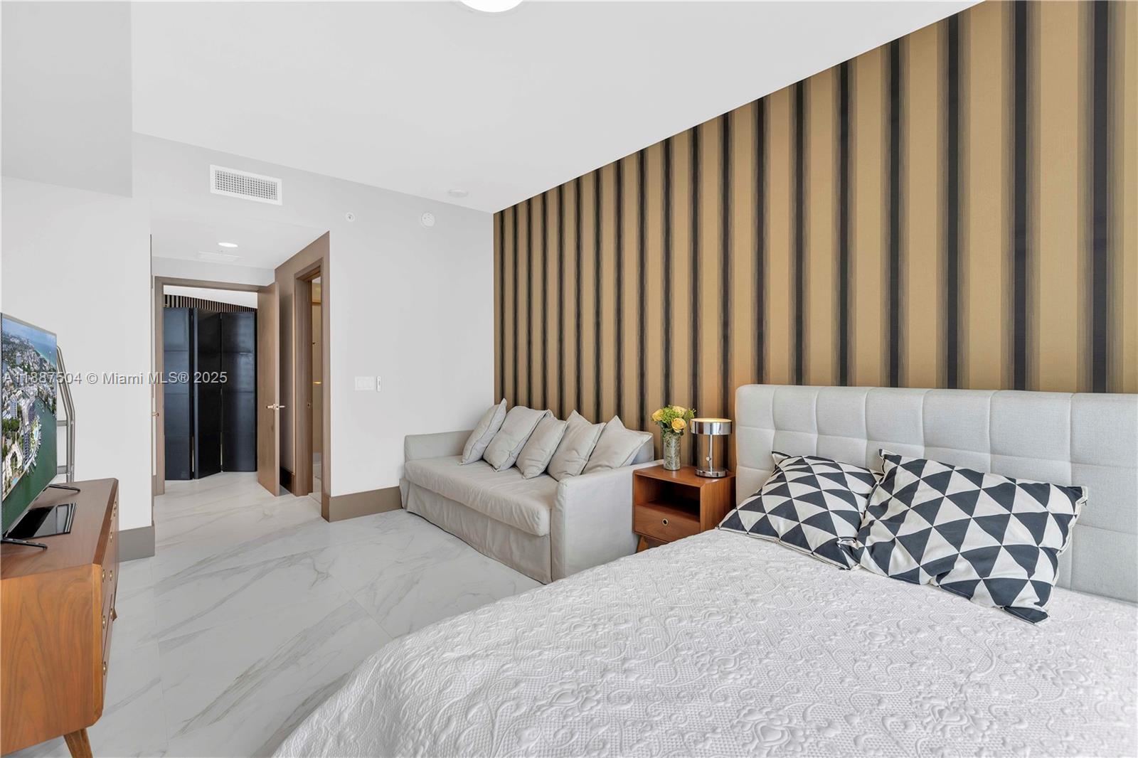 Photo of 17111 Biscayne Blvd  #1709, North Miami Beach, Florida, 33160 - 