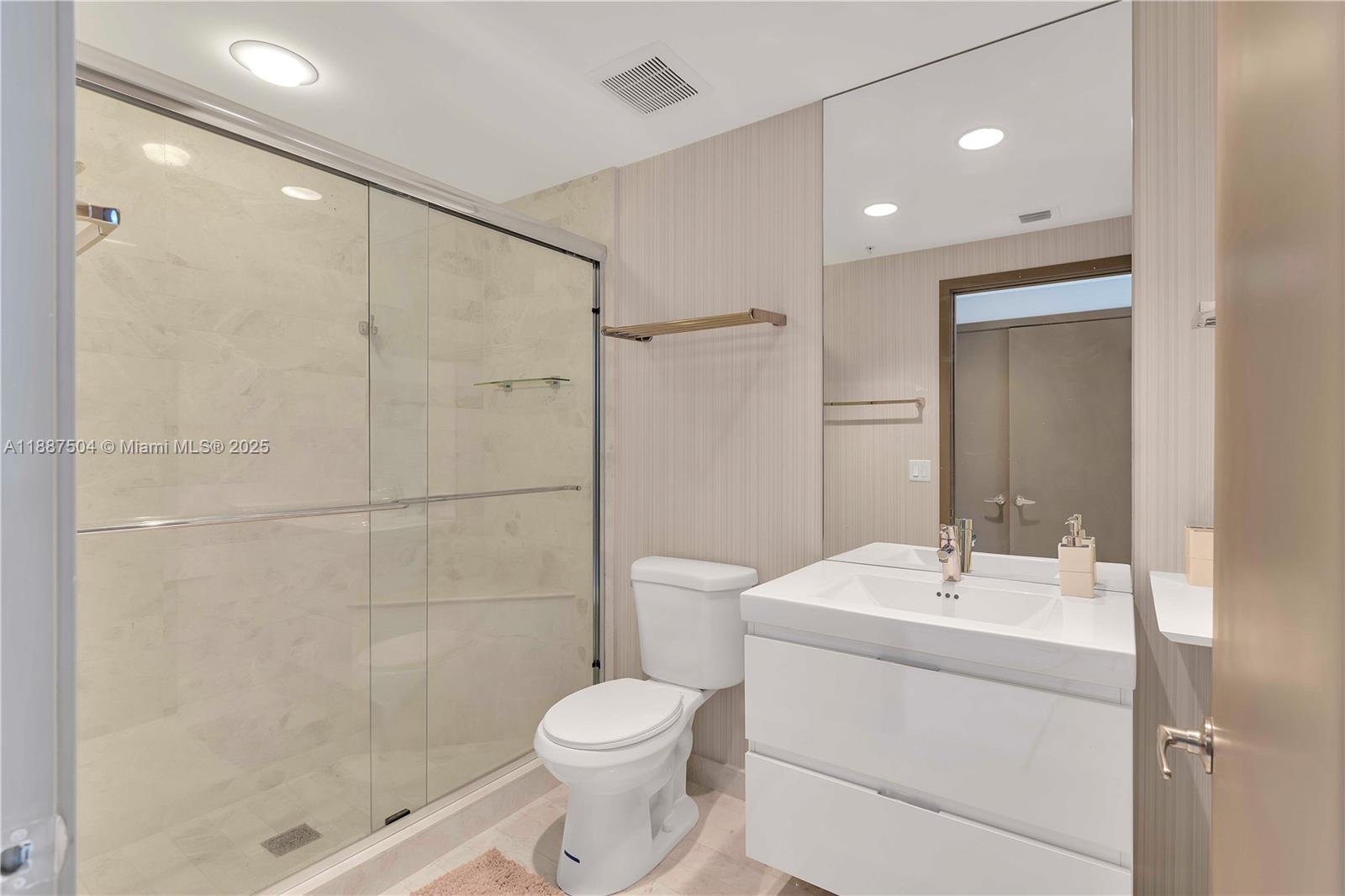 Photo of 17111 Biscayne Blvd  #1709, North Miami Beach, Florida, 33160 - 