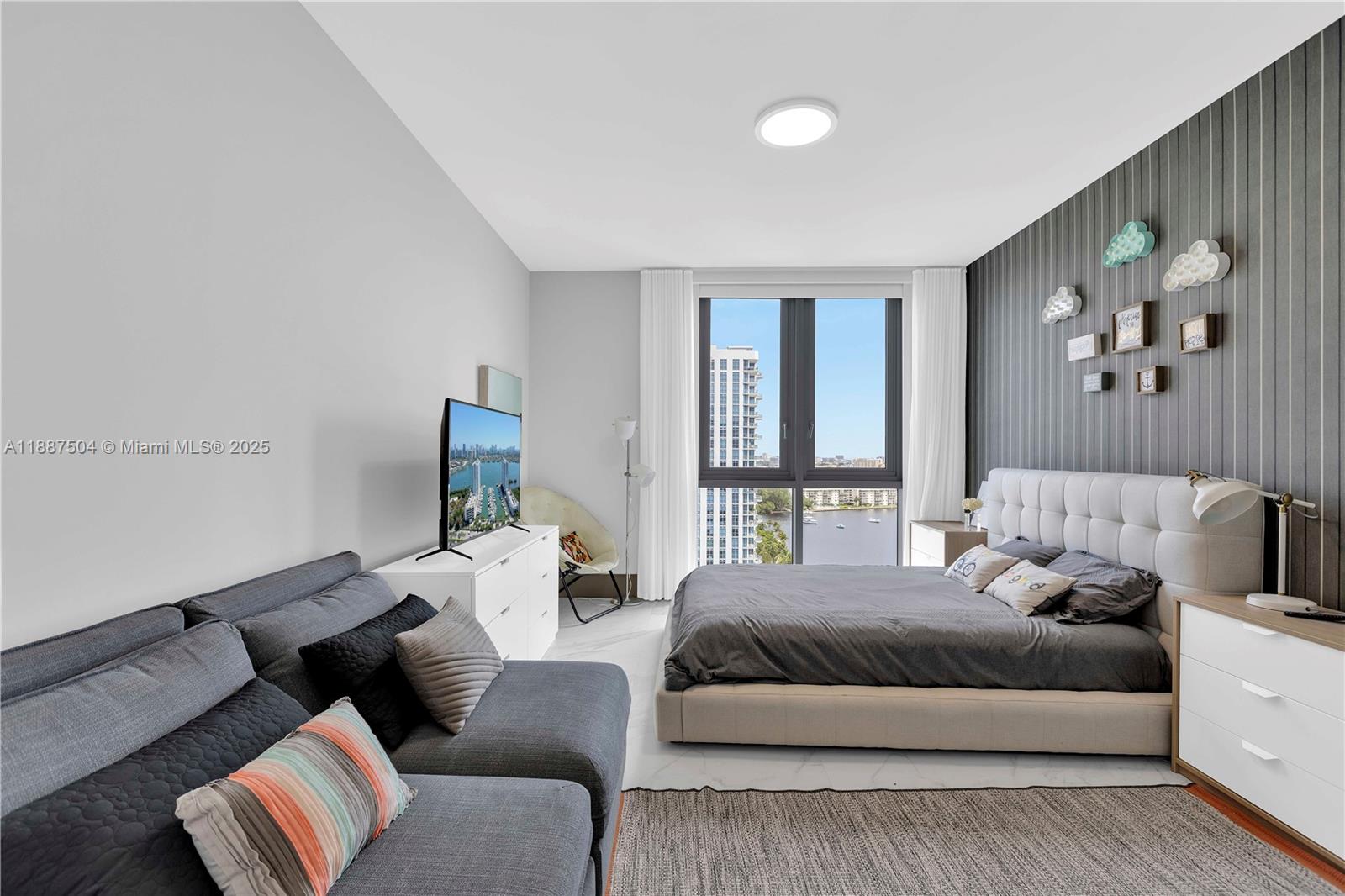 Photo of 17111 Biscayne Blvd  #1709, North Miami Beach, Florida, 33160 - 
