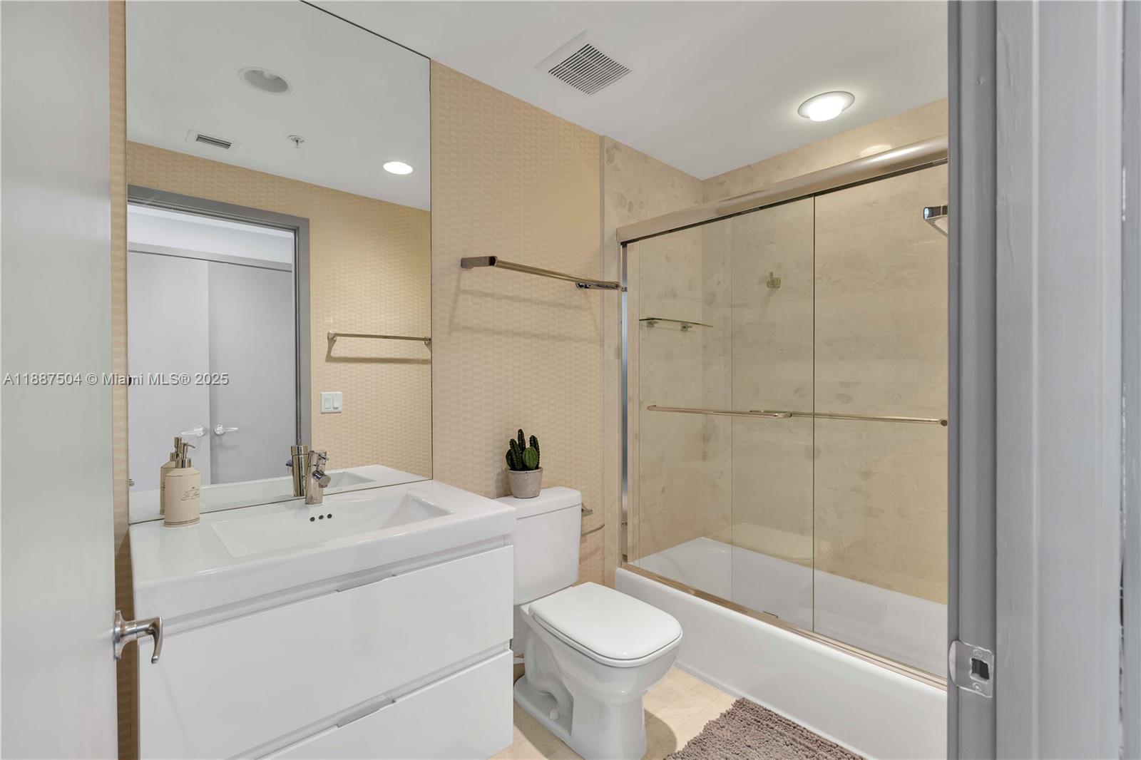 Photo of 17111 Biscayne Blvd  #1709, North Miami Beach, Florida, 33160 - 