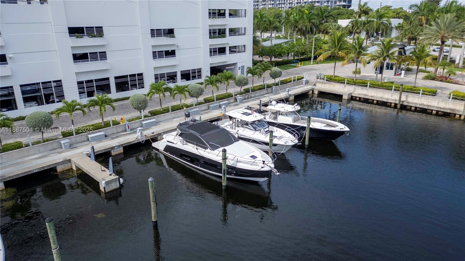 Photo of 17111 Biscayne Blvd  #1709, North Miami Beach, Florida, 33160 - 