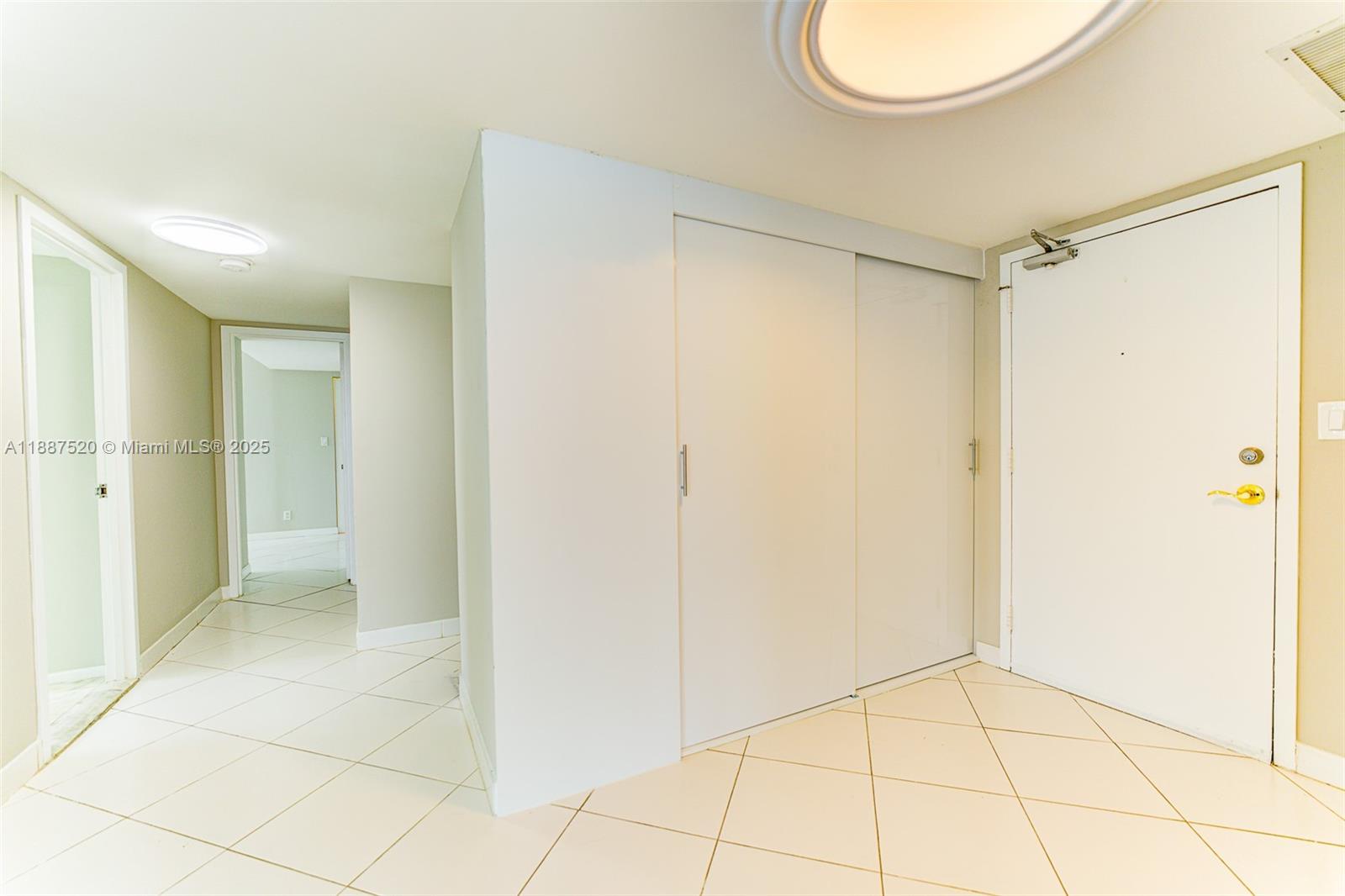 618 2 / 2 1830 sq. ft. $ 2025-09-30 0 Photo