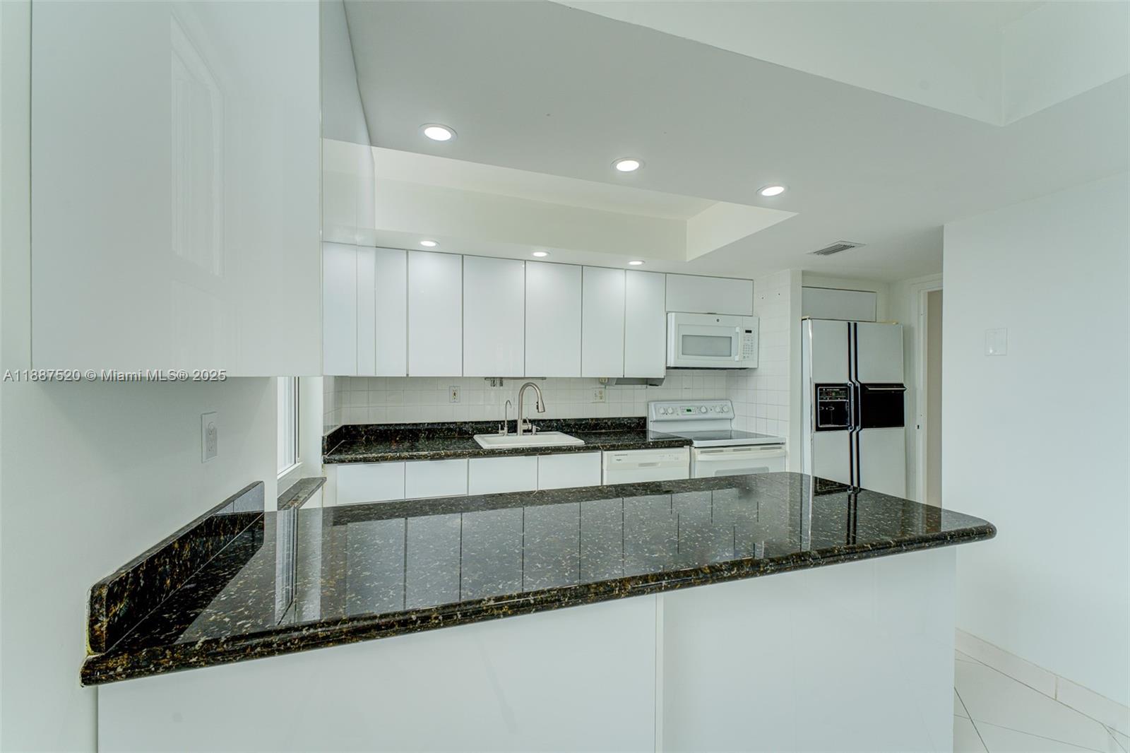 618 2 / 2 1830 sq. ft. $ 2025-09-30 0 Photo