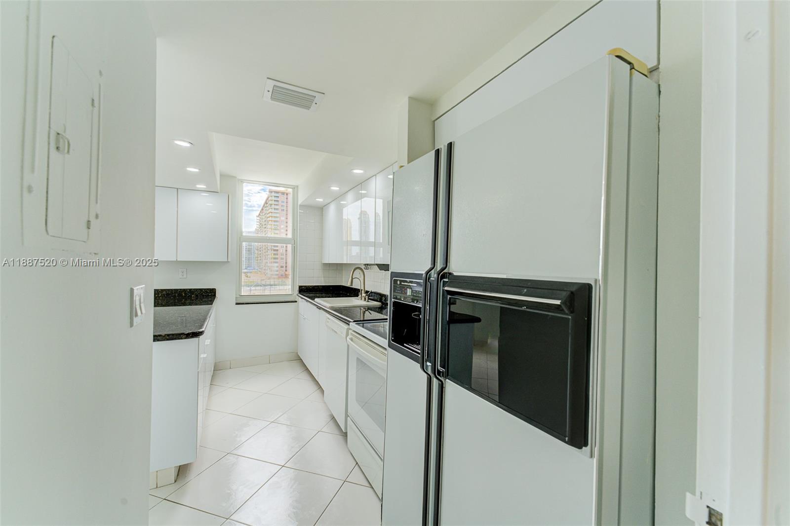 618 2 / 2 1830 sq. ft. $ 2025-09-30 0 Photo