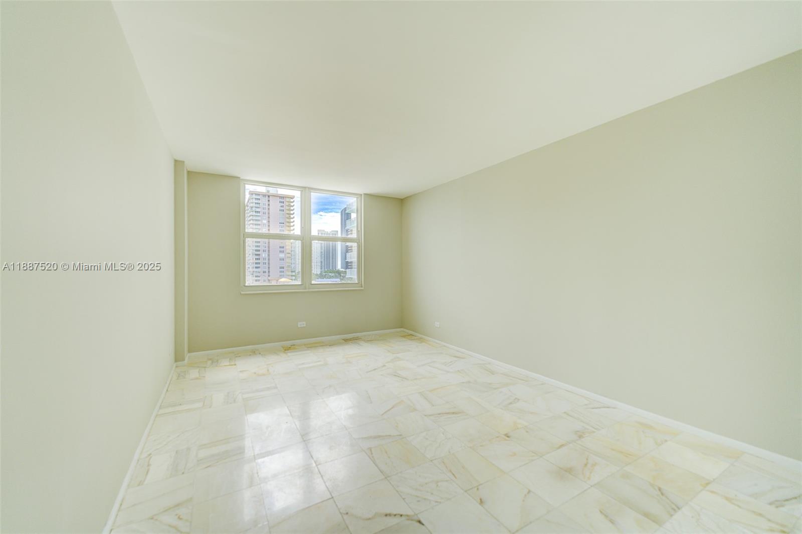 618 2 / 2 1830 sq. ft. $ 2025-09-30 0 Photo