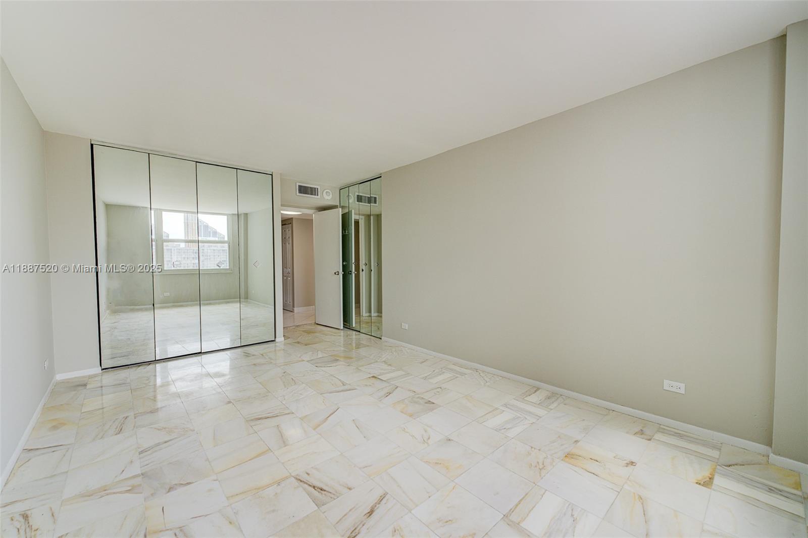 618 2 / 2 1830 sq. ft. $ 2025-09-30 0 Photo