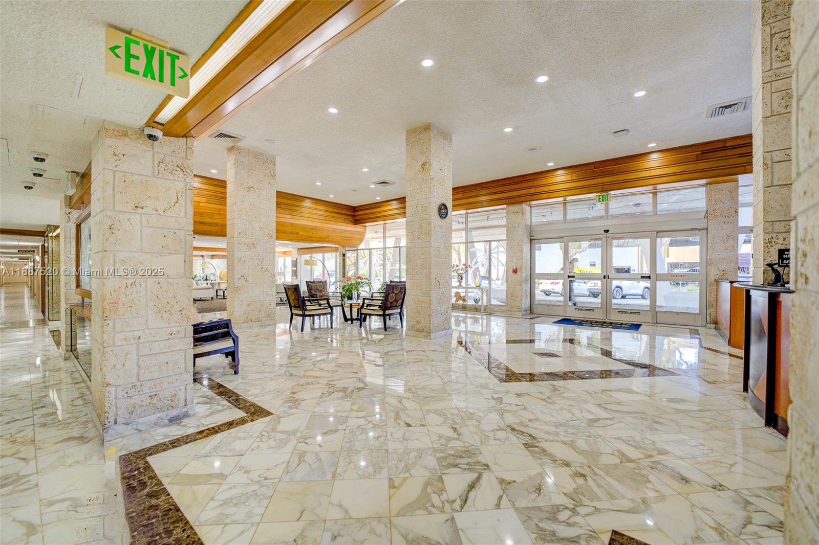 618 2 / 2 1830 sq. ft. $ 2025-09-30 0 Photo