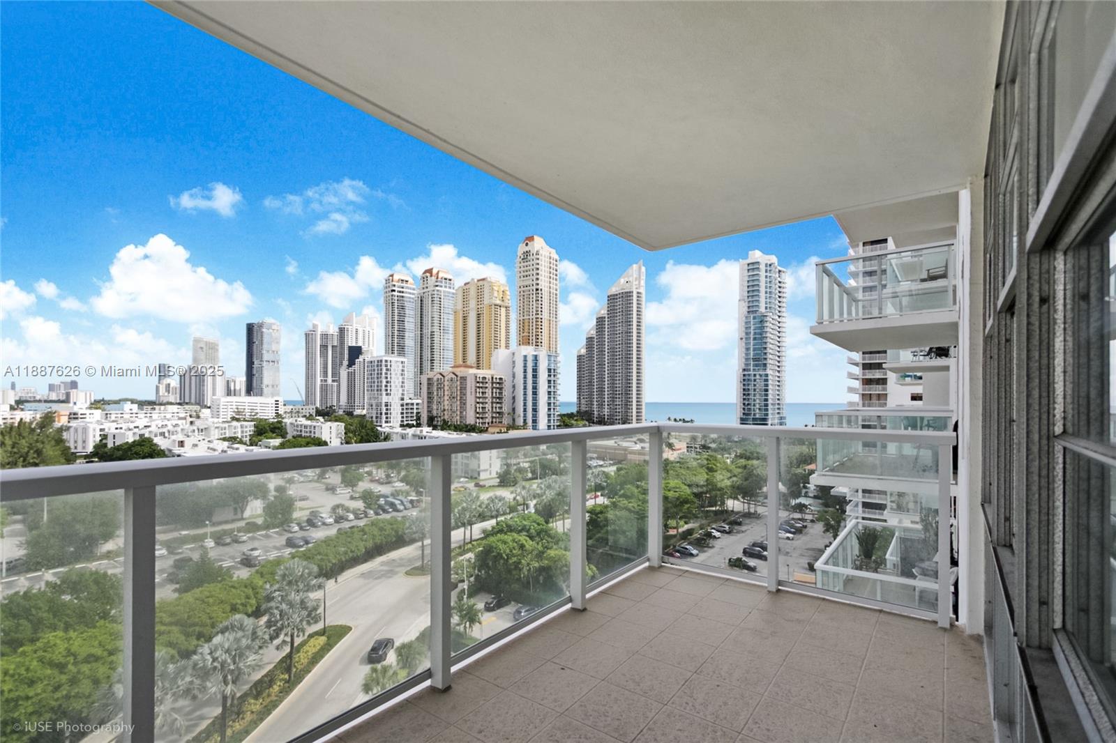 1207 2 / 2 1070 sq. ft. $ 2025-09-30 0 foto
