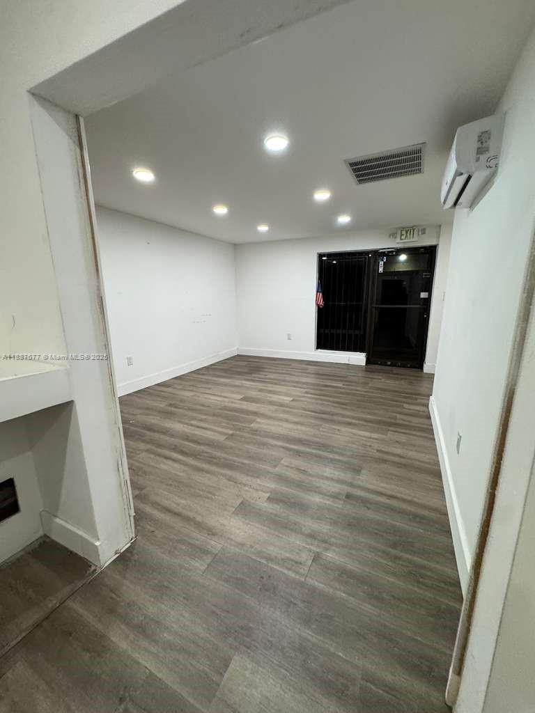 Подробнее / кв.футов $ 2025-11-06 0 Фото