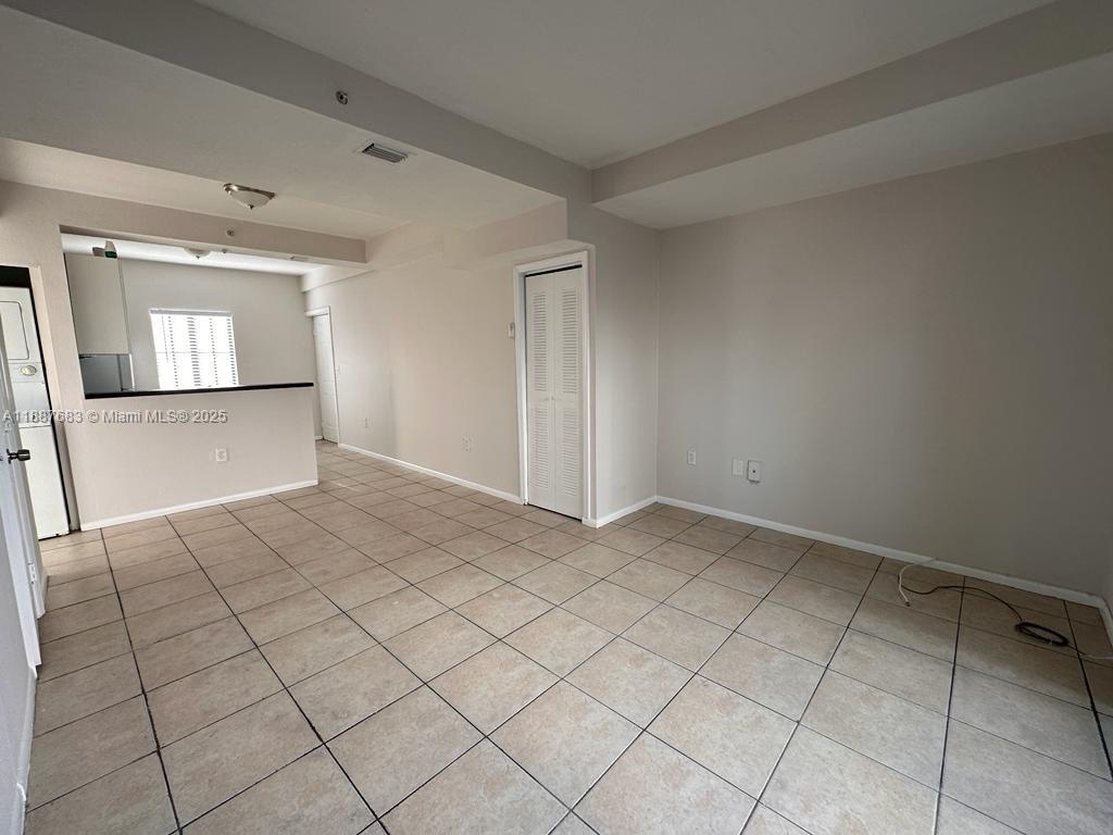   /   sq. ft. $ 2025-09-30 0 Photo
