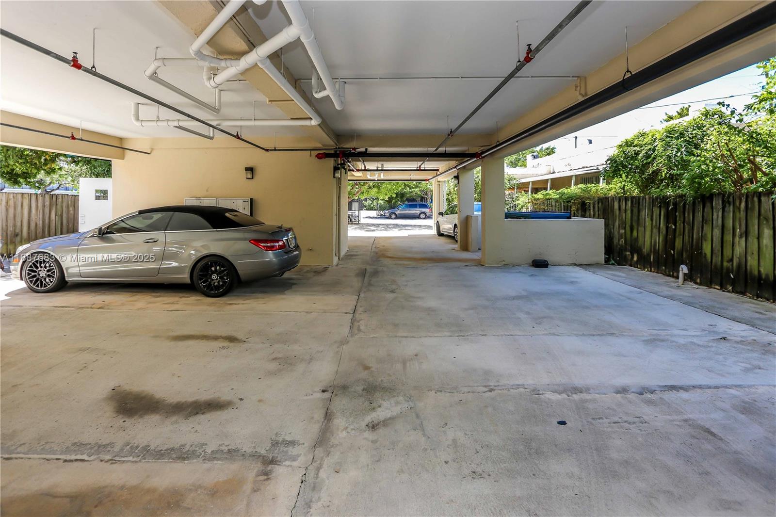 See details / sq. ft. $ 2025-09-30 0 Photo