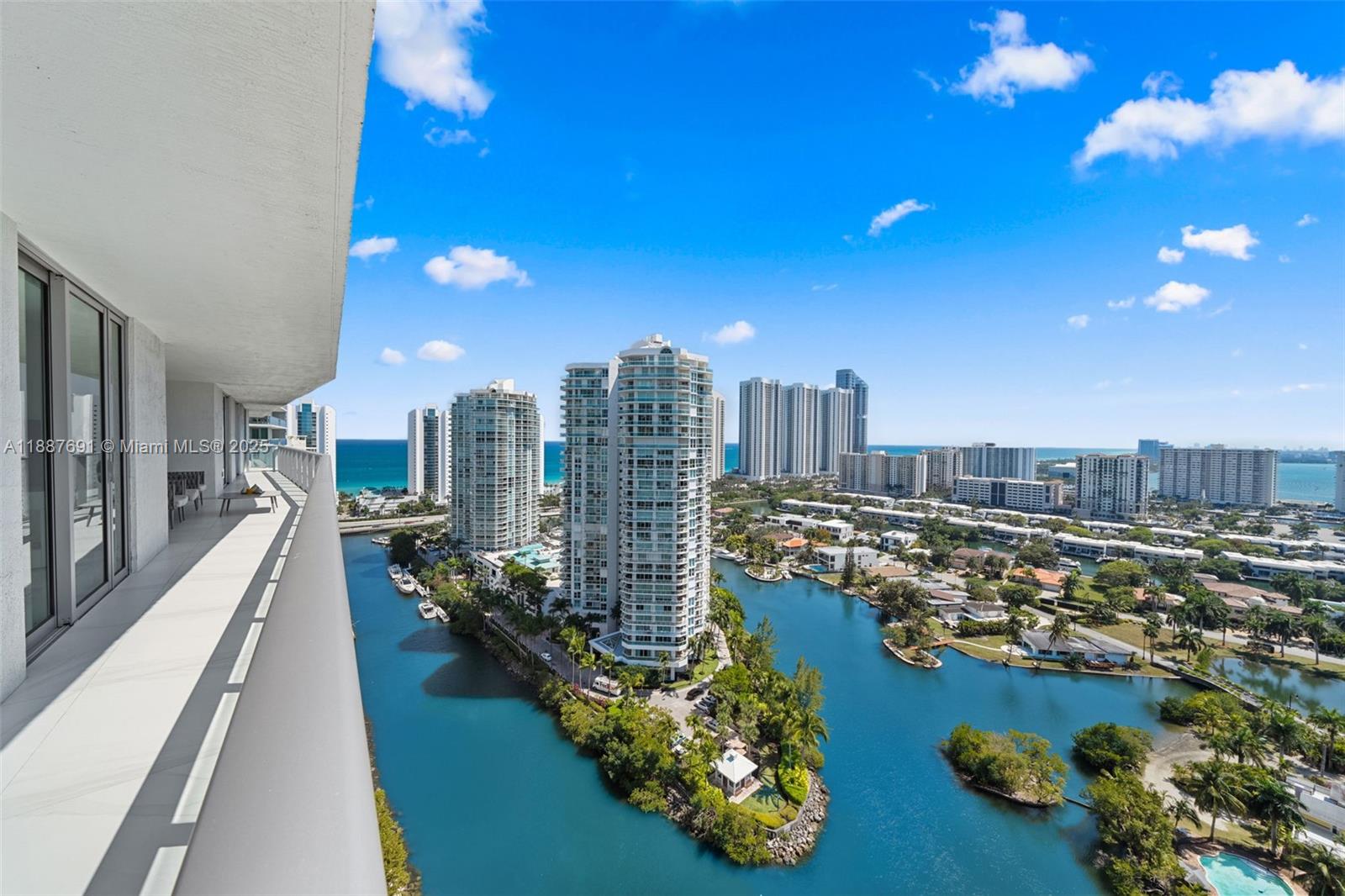 5-2204 4 / 5 3084 sq. ft. $ 2025-09-30 0 foto
