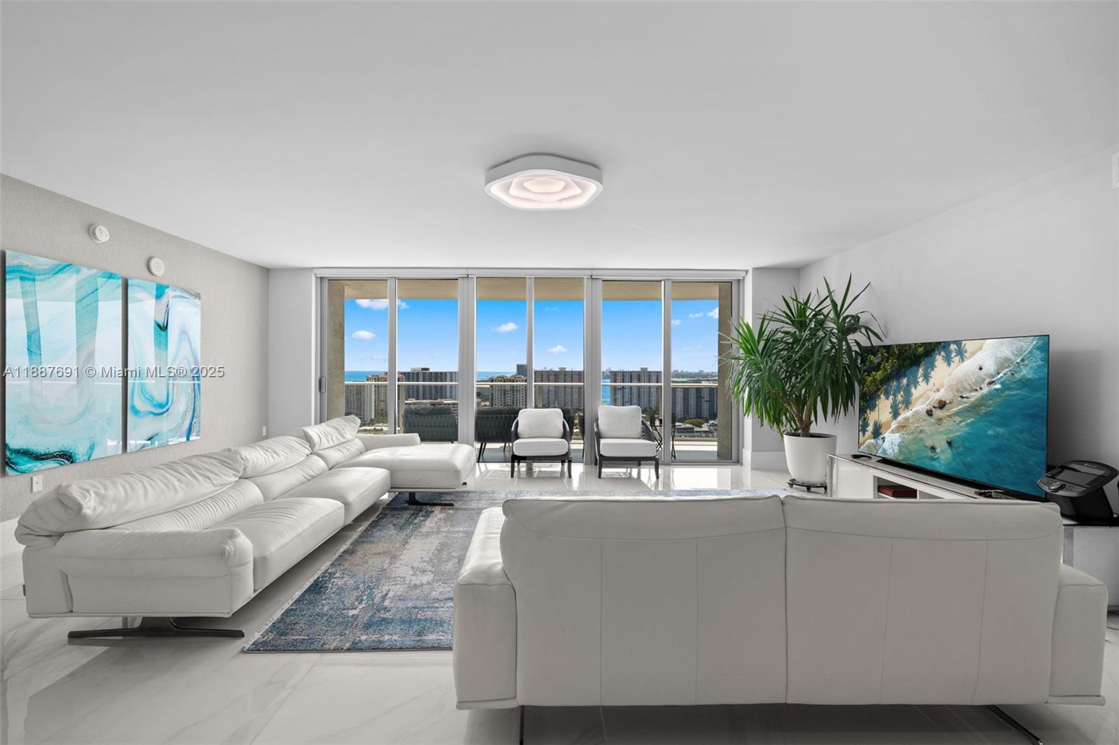 5-2204 4 / 5 3084 sq. ft. $ 2025-09-30 0 foto