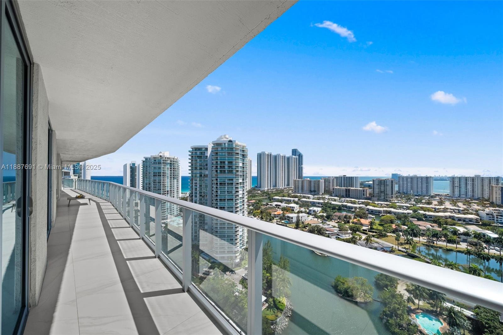 5-2204 4 / 5 3084 sq. ft. $ 2025-09-30 0 foto