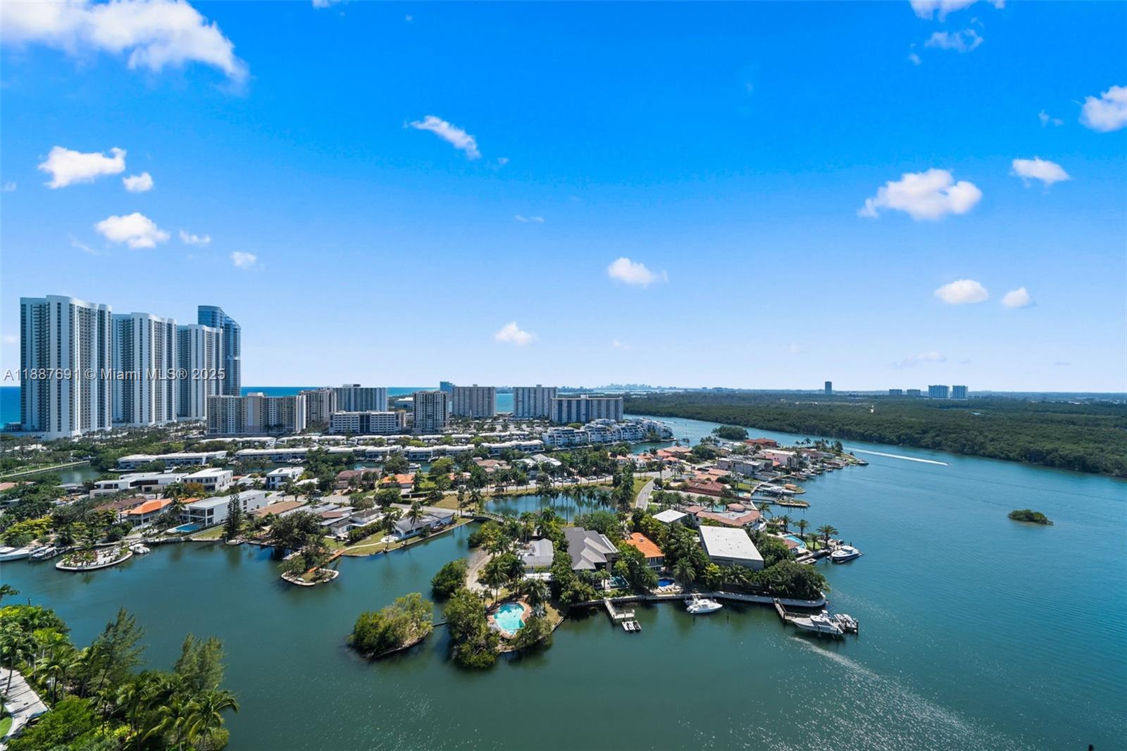 5-2204 4 / 5 3084 sq. ft. $ 2025-09-30 0 foto