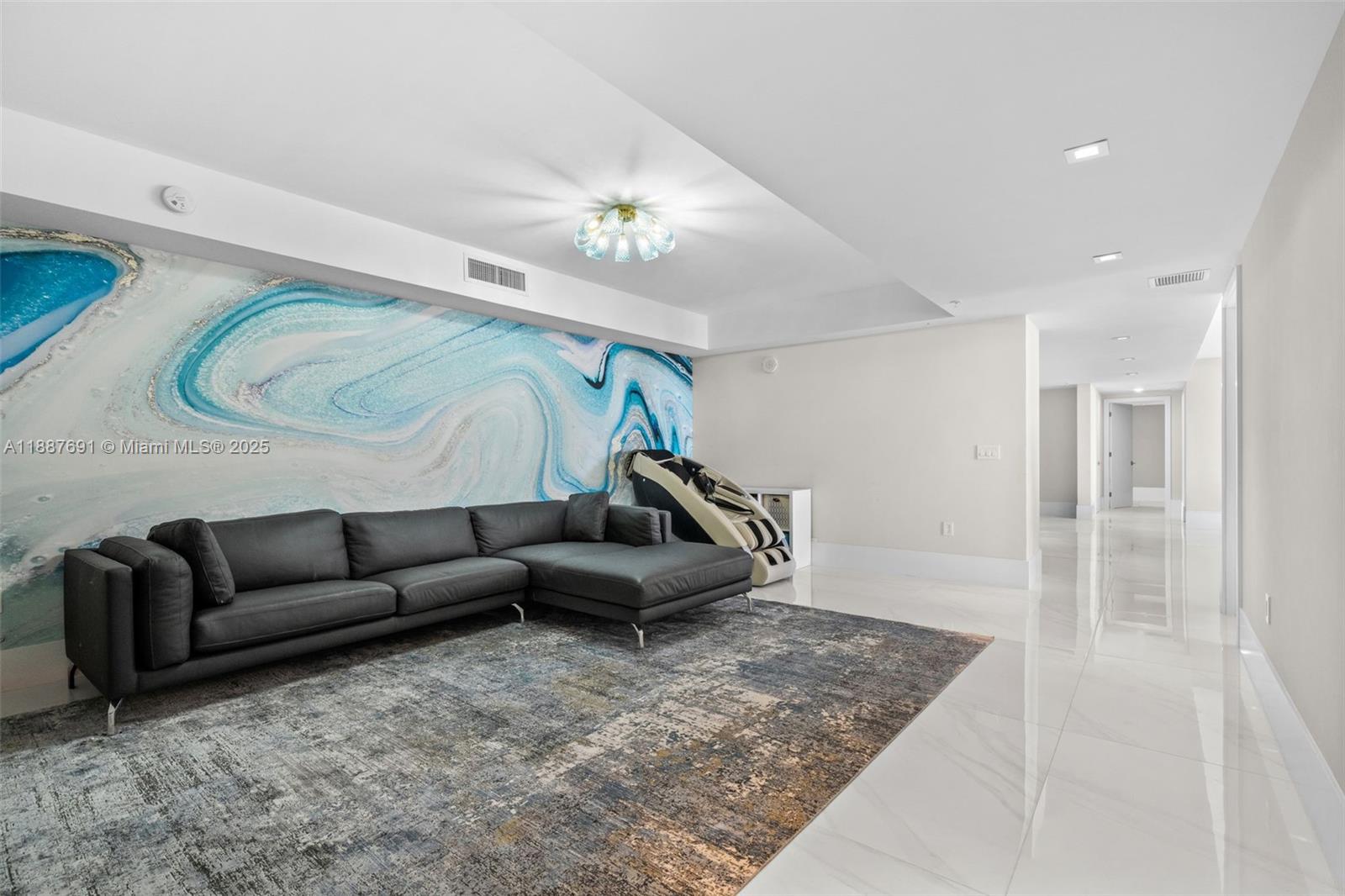 5-2204 4 / 5 3084 sq. ft. $ 2025-09-30 0 foto