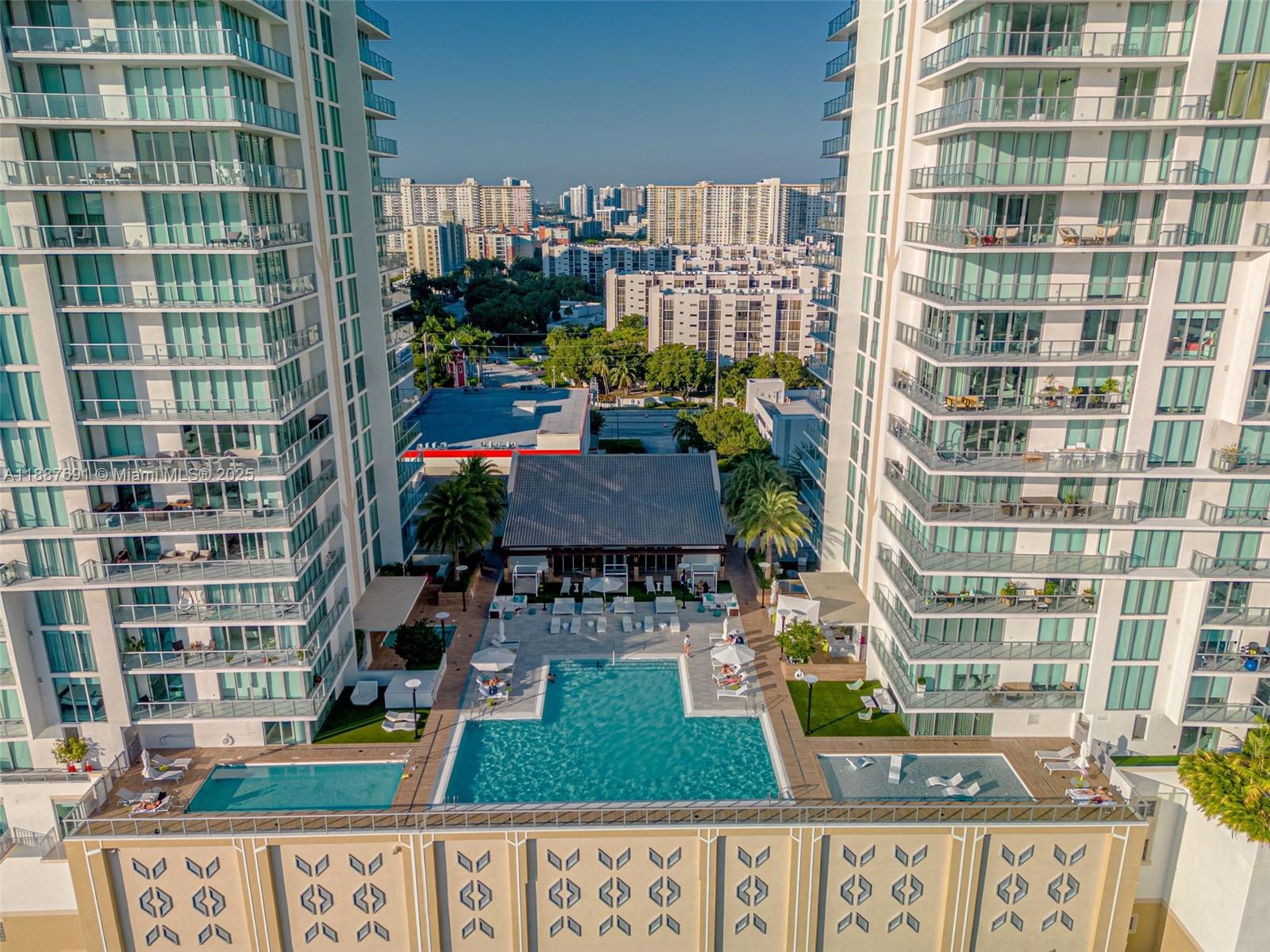 5-2204 4 / 5 3084 sq. ft. $ 2025-09-30 0 foto