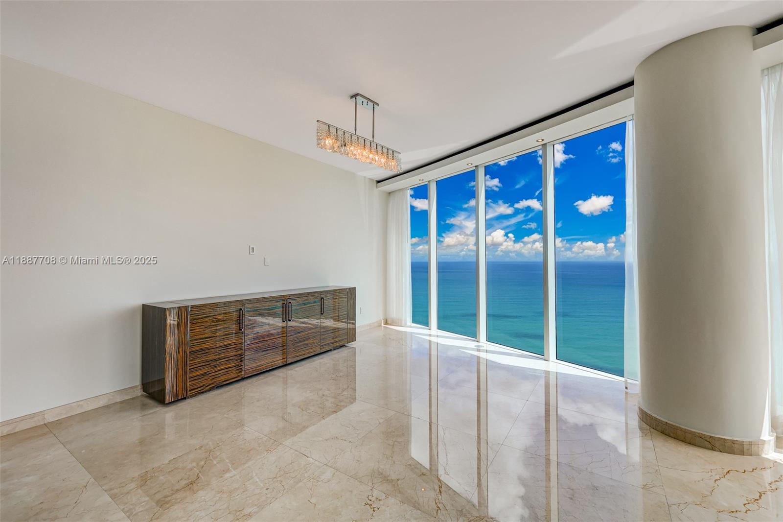 Photo of 2711 Ocean Dr  #3705, Hollywood, Florida, 33019 - 