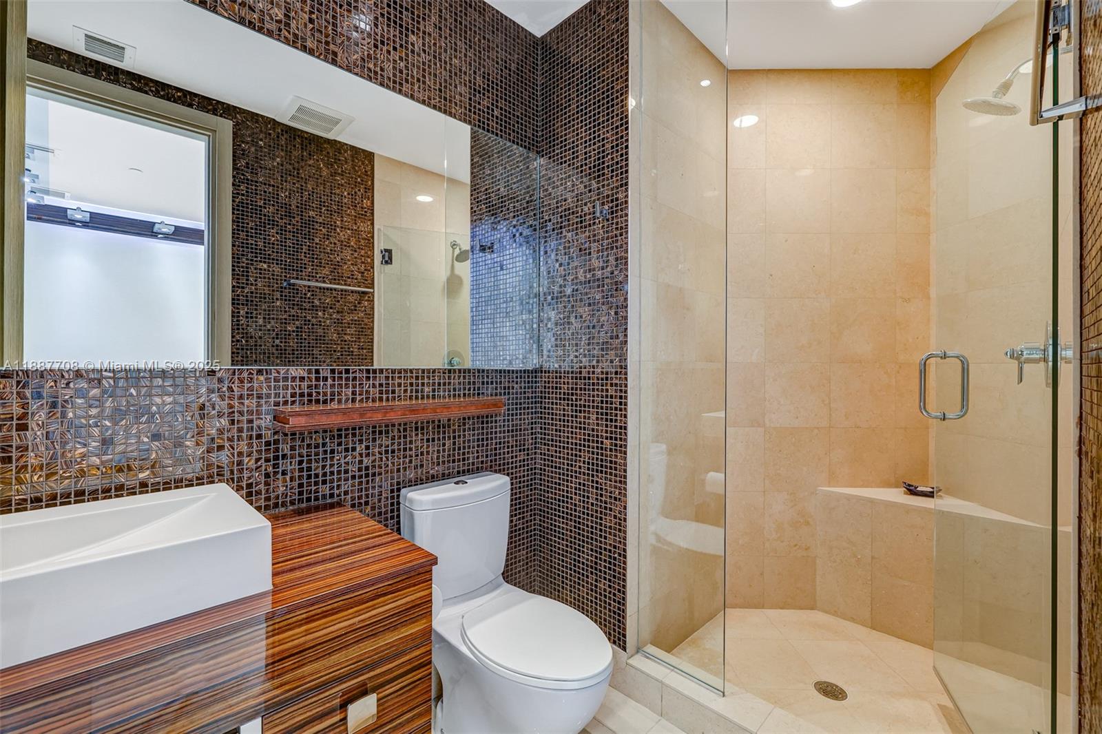 Photo of 2711 Ocean Dr  #3705, Hollywood, Florida, 33019 - 