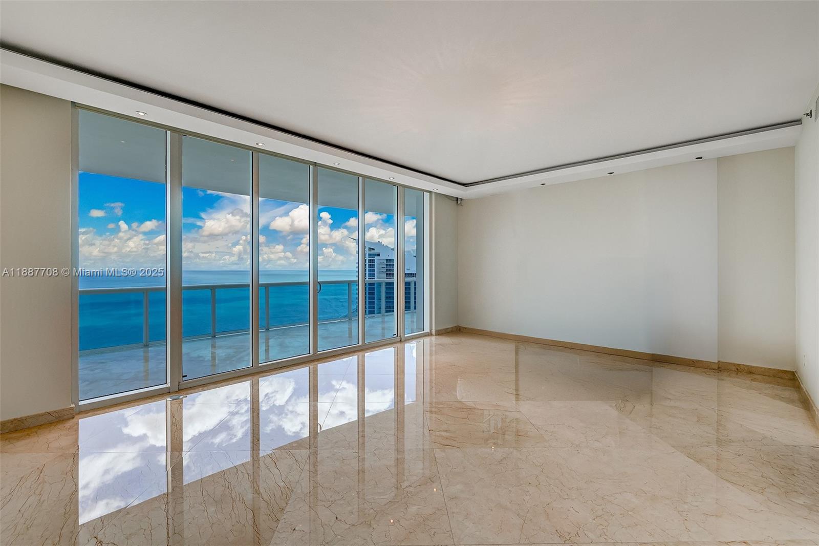 Photo of 2711 Ocean Dr  #3705, Hollywood, Florida, 33019 - 