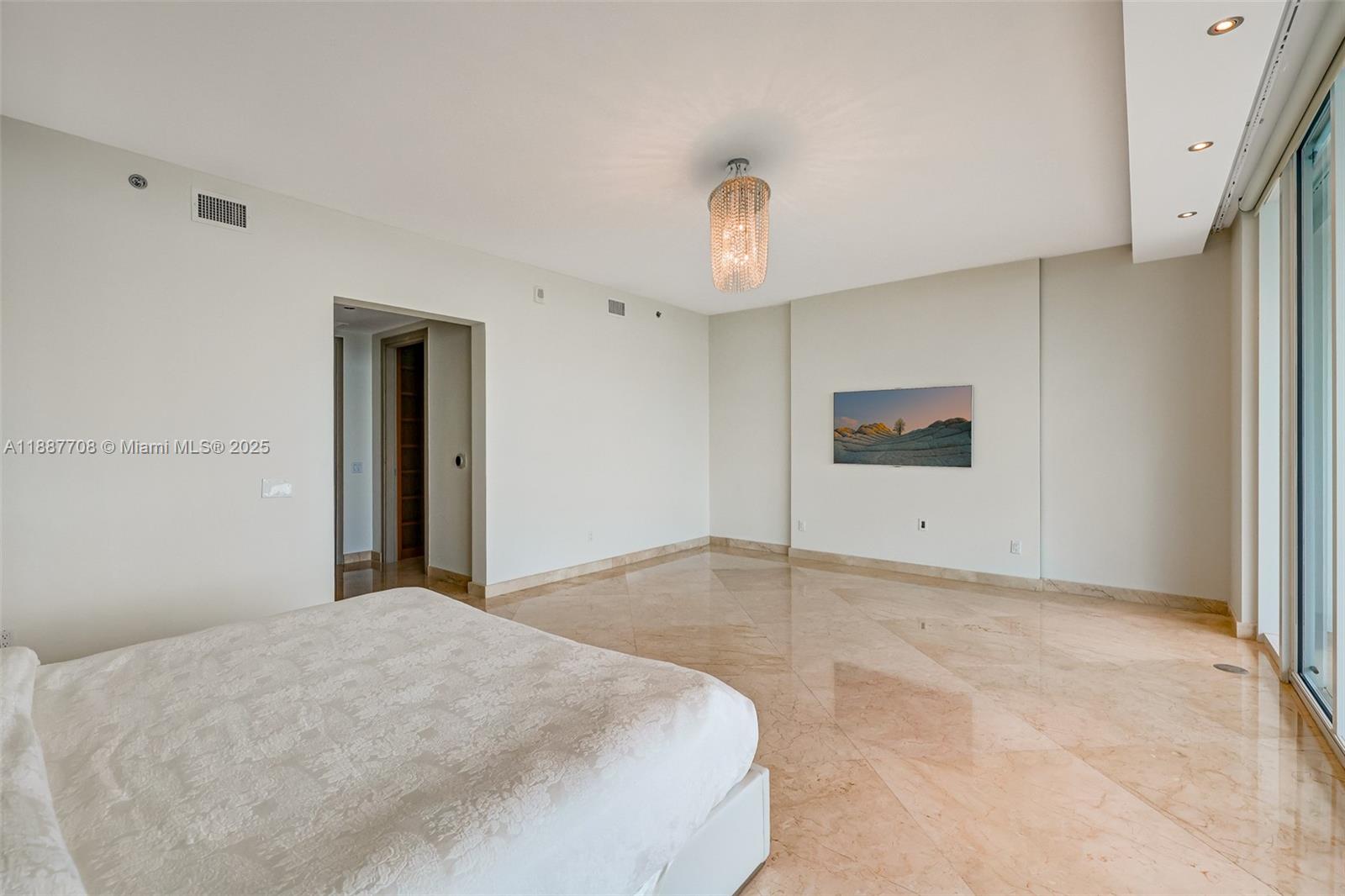 Photo of 2711 Ocean Dr  #3705, Hollywood, Florida, 33019 - 